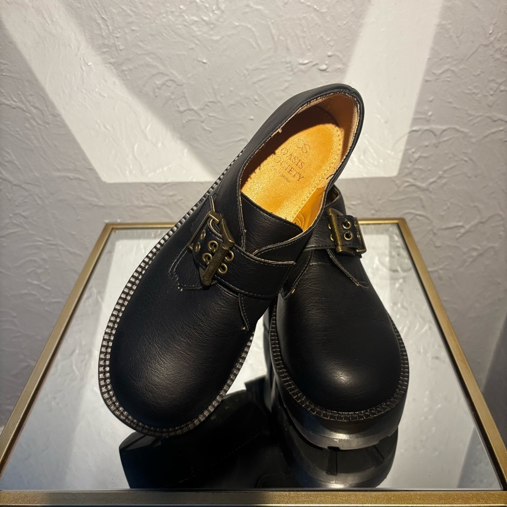 Oasis Society Sarah Buckled Platform Loafer NWOT